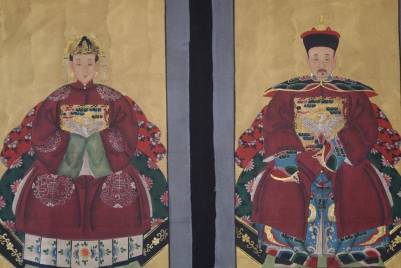 Ahnenpaare und Kaiser Chinesische Malerei Bordeauxrot 2