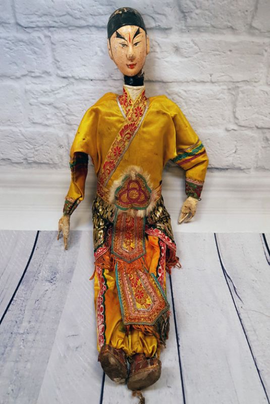 Alte chinesische Theater-Marionette - Fujian-Provinz - Mann / Gelbes Seidenkostüm 4