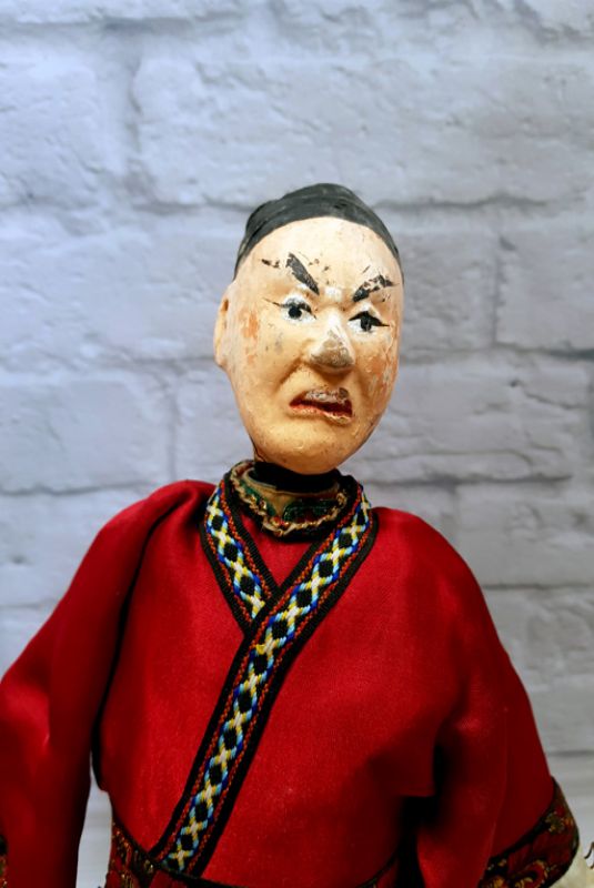 Alte chinesische Theater-Marionette - Fujian-Provinz - Mann / rotes Seidenkostüm 3