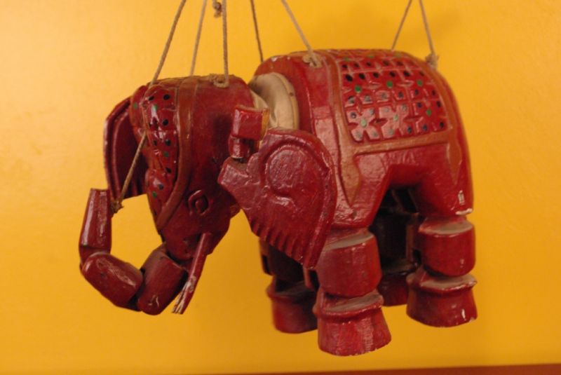 Alte hölzerne Elefant Marionette 3