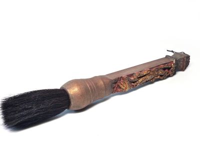 Ancien Pinceau Impérial en Bois Doré – Chef‑d’Œuvre Artistique de la Dynastie Qing Ancien Pinceau Impérial en Bois Doré – Chef‑d’Œuvre Artistique de la Dynastie Qing