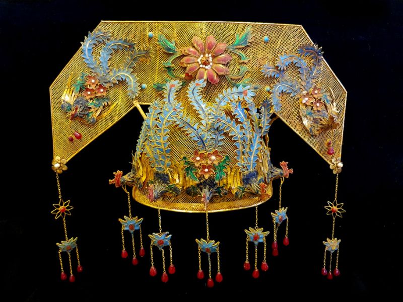 Ancient golden Chinese Theatre Hat - Emperor and Empress - Empress of the Qing Dynasty 1