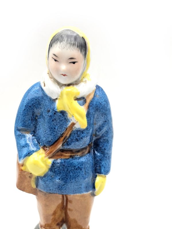 Bisque Porcelain statue - Chinese Cultural Revolution - The girl 2