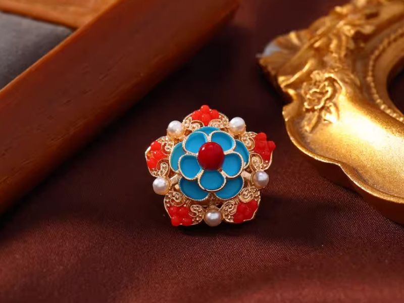 Chinese Enamel Pin - Cloisonné - Flower - Red and blue 1