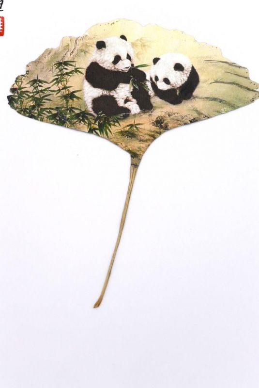 Chinesische Malerei am Baumblatt - 2 Pandas 2