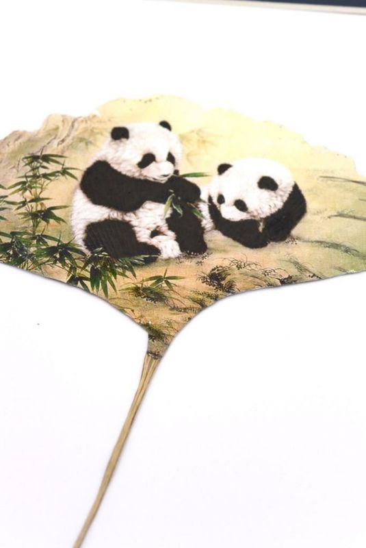 Chinesische Malerei am Baumblatt - 2 Pandas 3