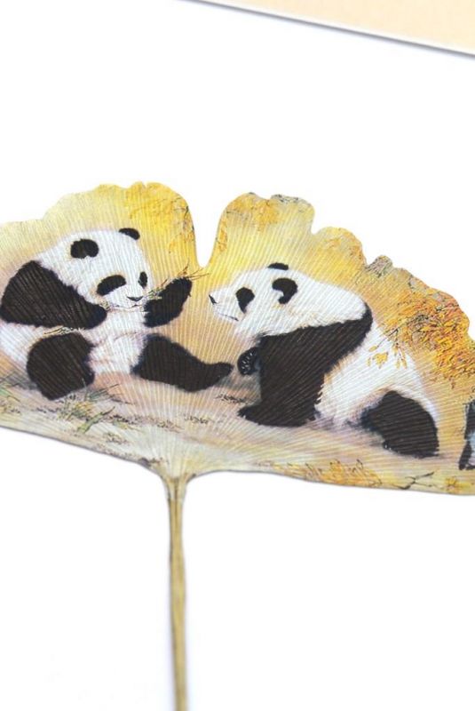 Chinesische Malerei am Baumblatt - Pandas Babys 3