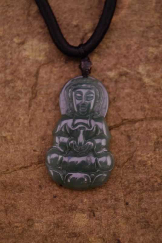 Jade-Grün Buddha Anhänger2