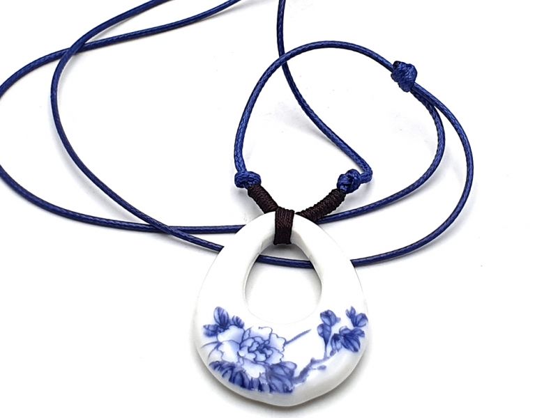 Keramik Schmuck Weiß und Blau Kollektion - Halskette - Blumen 4