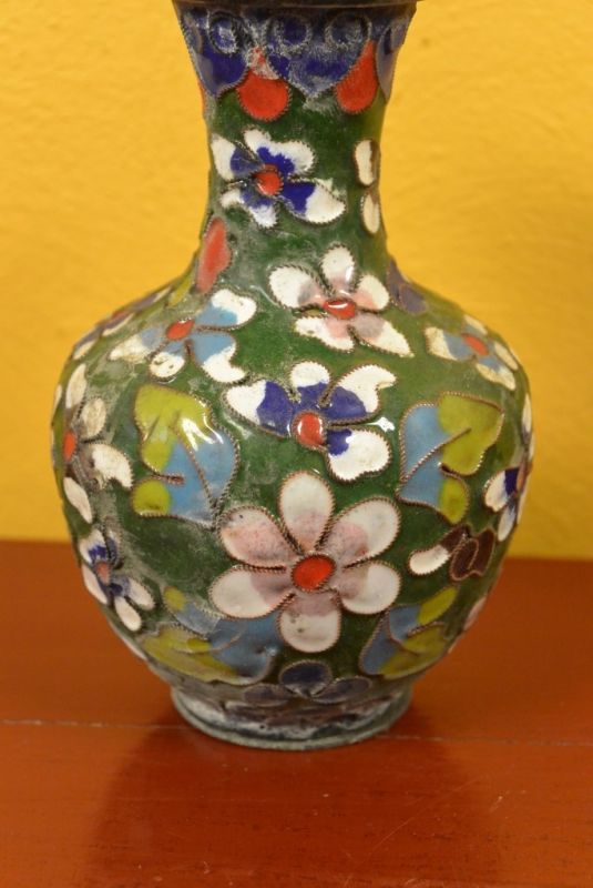 Kleine Chinesische Vase in Cloisonné Grün Blumen 2