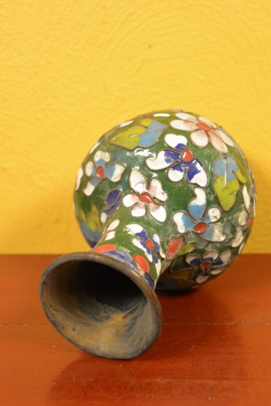 Kleine Chinesische Vase in Cloisonné Grün Blumen 4