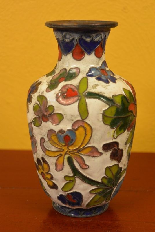 Kleine Chinesische Vase in Cloisonné Weiß Blumen 2