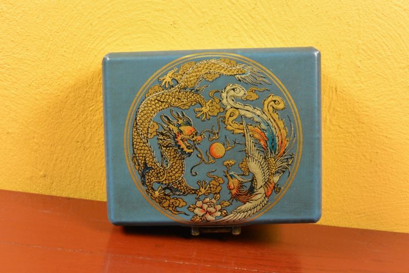 Kleiner Chinese Box Blau mit einem Drachen und Abakus 4