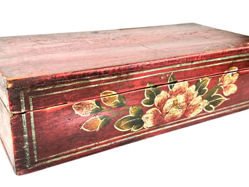 Old Chinese wooden chest - Red - Flowers 2