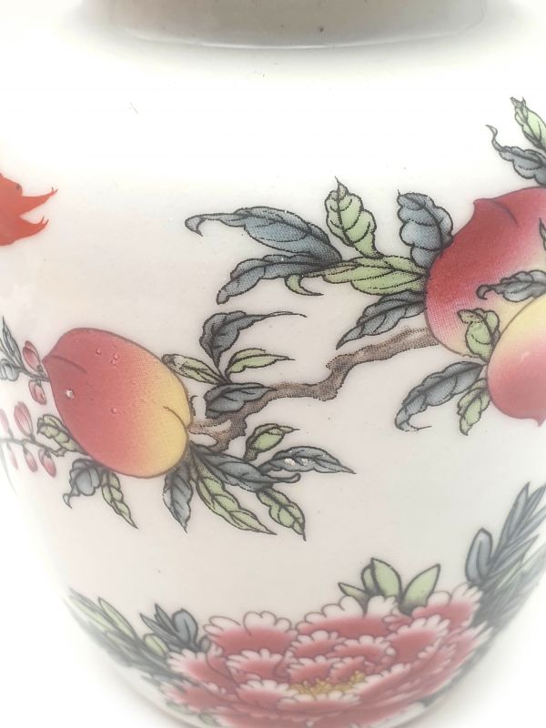 Small Chinese Porcelain Colored Potiche - Flowers and fruits 2