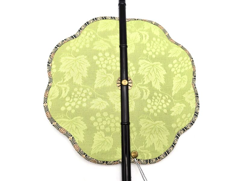 Traditional Chinese Roll-up Fan - Green - Vines 2