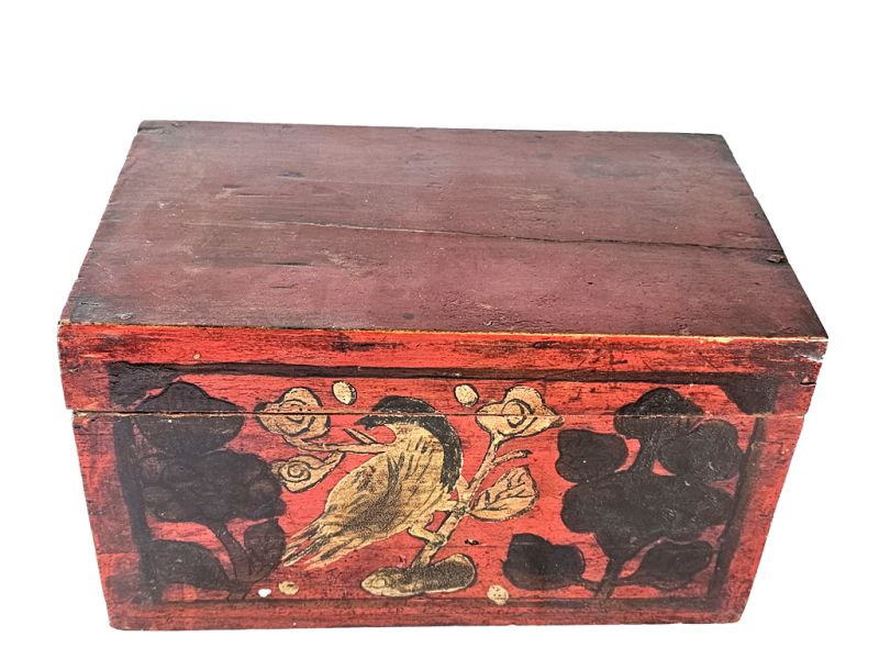 Traditional Red Wooden Chest - Birds and Flowers of the Dynasty 3