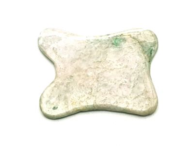 Traditionelle chinesische Medizin - Gua Sha konkav in Jade - Hellgrün mit grünem Fleck