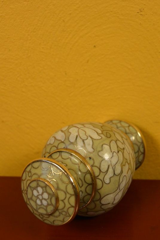 Vase oder Gefäß in Cloisonné Gelb Beige 4