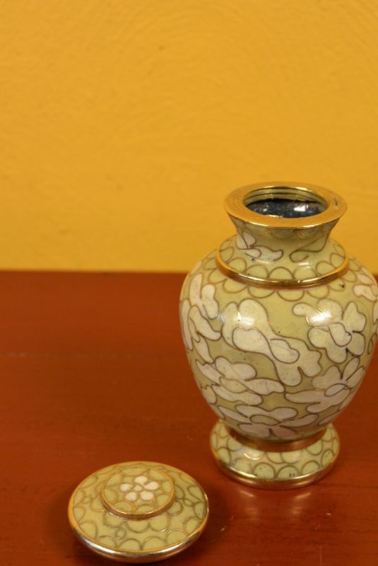 Vase oder Gefäß in Cloisonné Gelb Beige 5